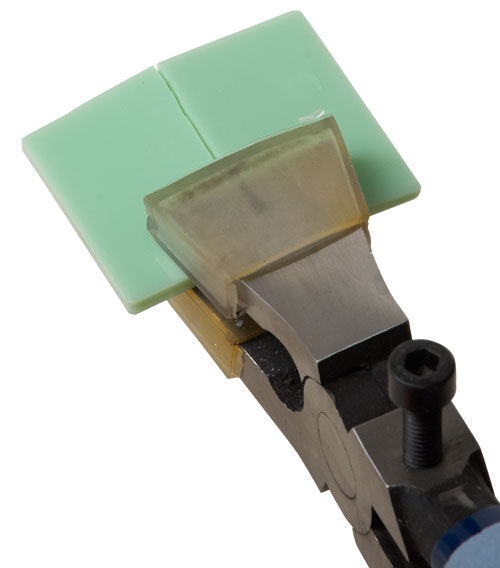 Nipper cutting glass
